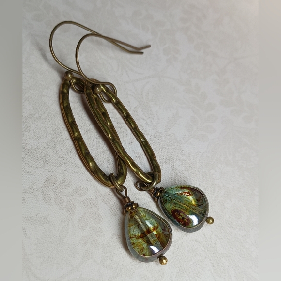 HAND CRAFTED EARRINGS Boho Green Artisan Glass Brass Oval Dangle Drop - Picture 5 of 7